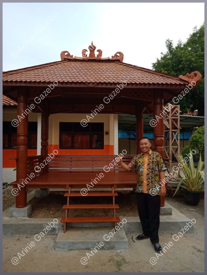 Pembuatan Gazebo Dari Kayu di Parigi